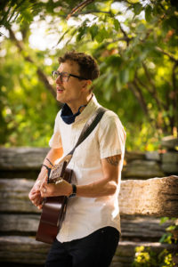 Chicago Proposal Guitarist Eric Taylor transforms proposals with personalized performances