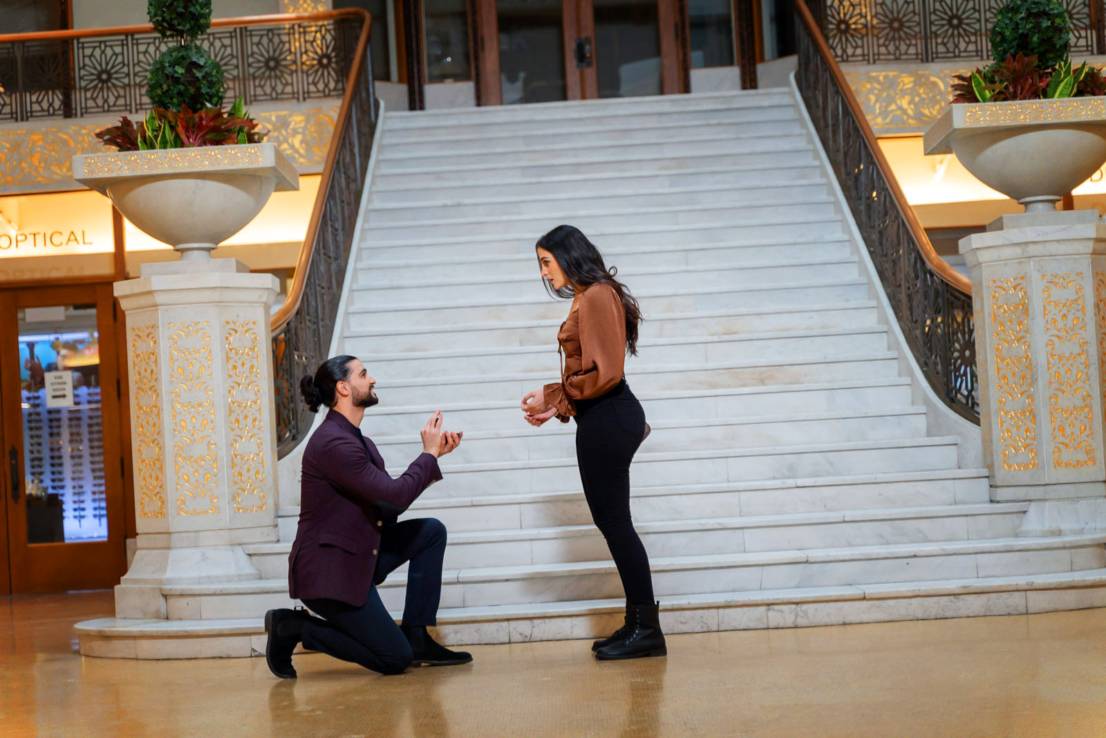 The_Rookery_Chicago_Proposal_Photography05